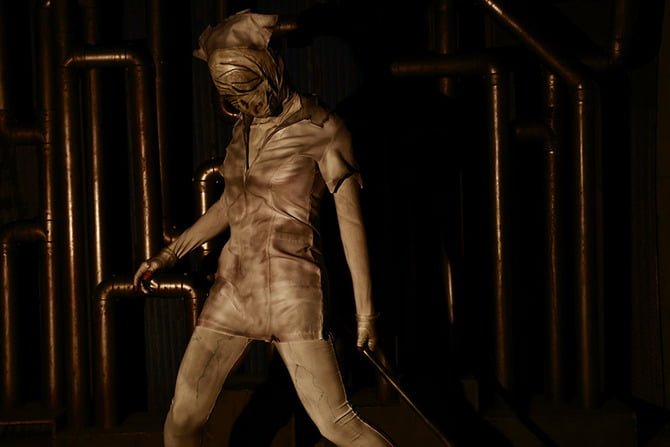 【画像】ホラーゲームの女モンスターエロすぎ問題のトップ画像